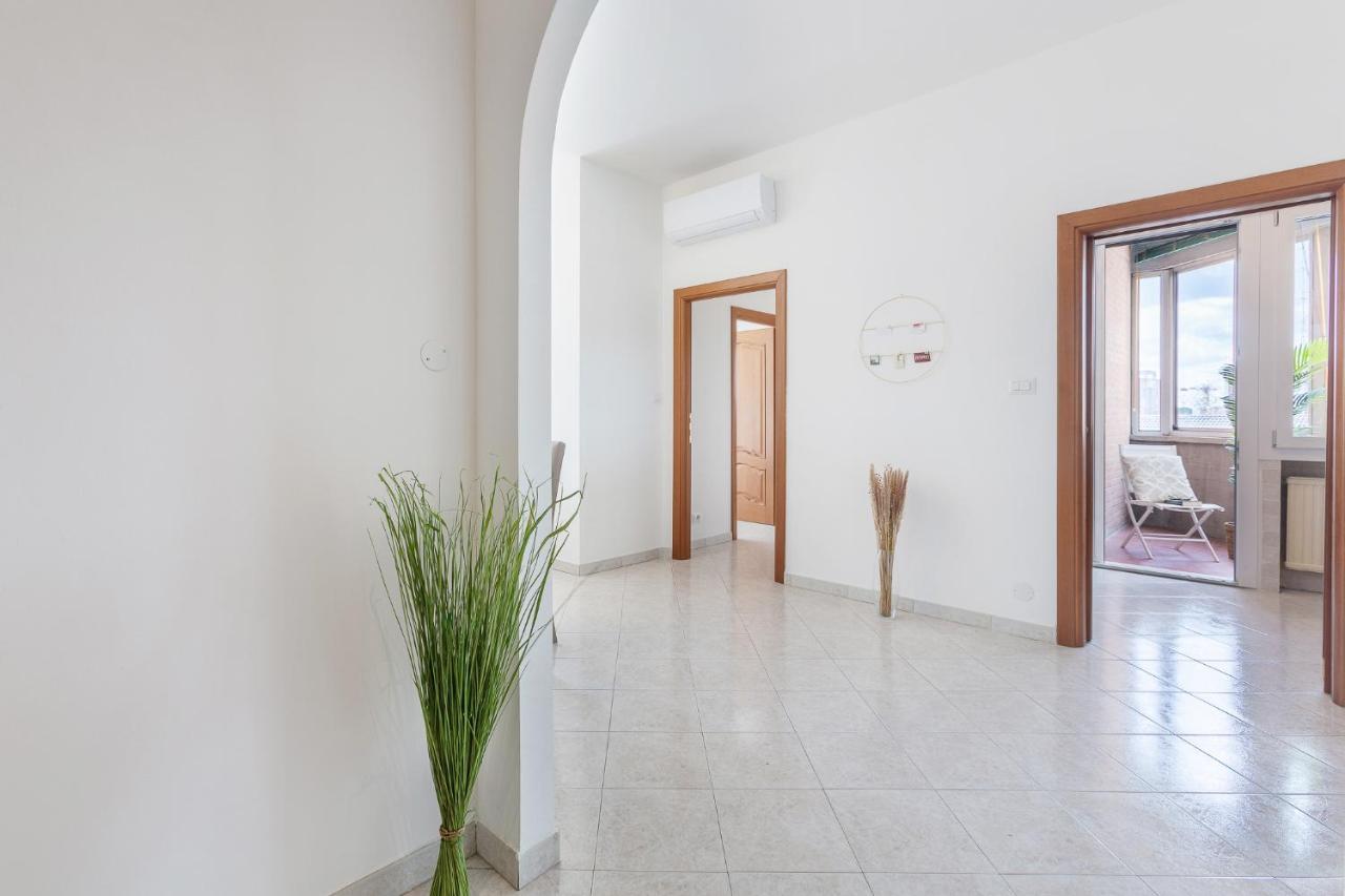 Apartment Luminoso Con Terrazzo Vicino All'universita'
